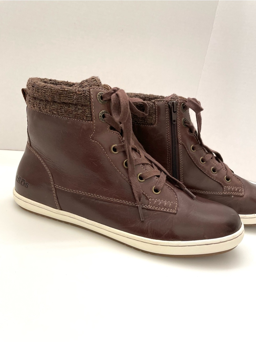 Taos Respect Casual Mid Top Ankle Bootie Womens Sz 10 Chocolate Brown Leather